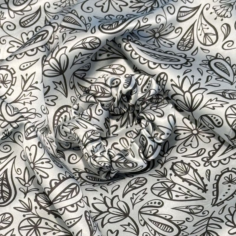 Šilkinis pilkas šalikas Šilkinis sidabro spalvos šalikas