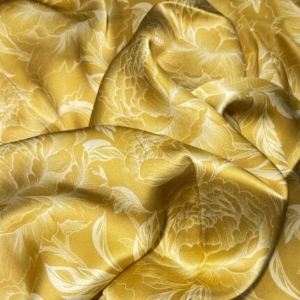 šilkinis aukso spalvos šalikėlis