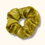 šilkinė plaukų gumelė su gėlėmis