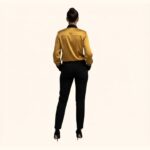 šilkiniai auksiniai marškiniai moterims