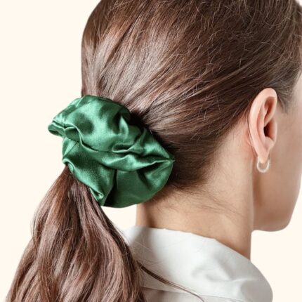 šilkinė didelė žalia plaukų gumelė