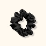 šilkinė juoda gumelė