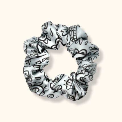 šilkinė sidabro spalvos gumelė