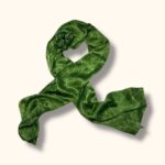 šilkinis žalias šalikas